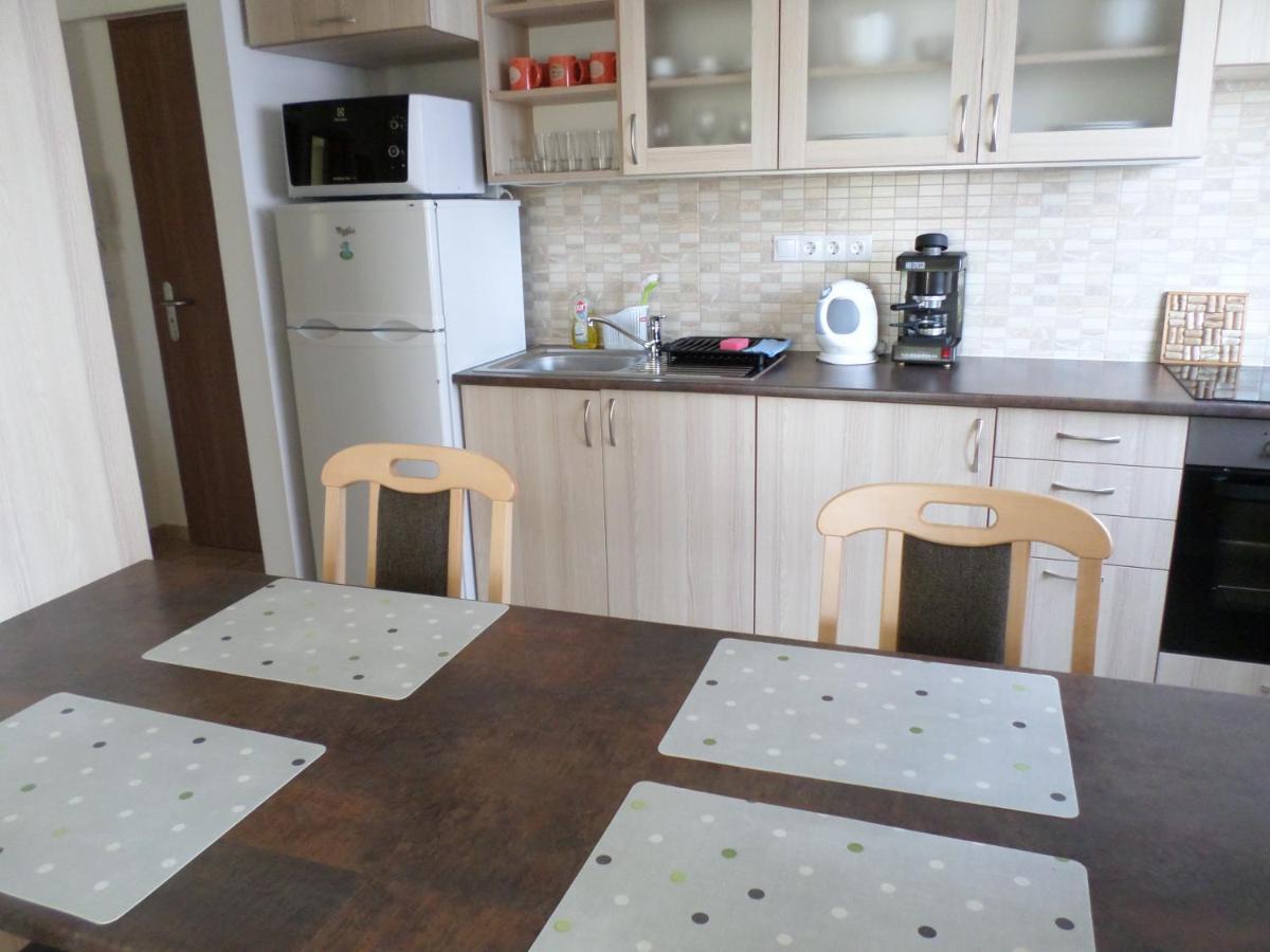 Lakoparki Apartman Veszprem Exterior photo